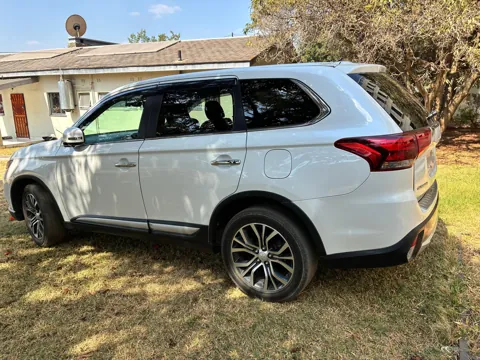 Vehicle WVS-001 — side view
